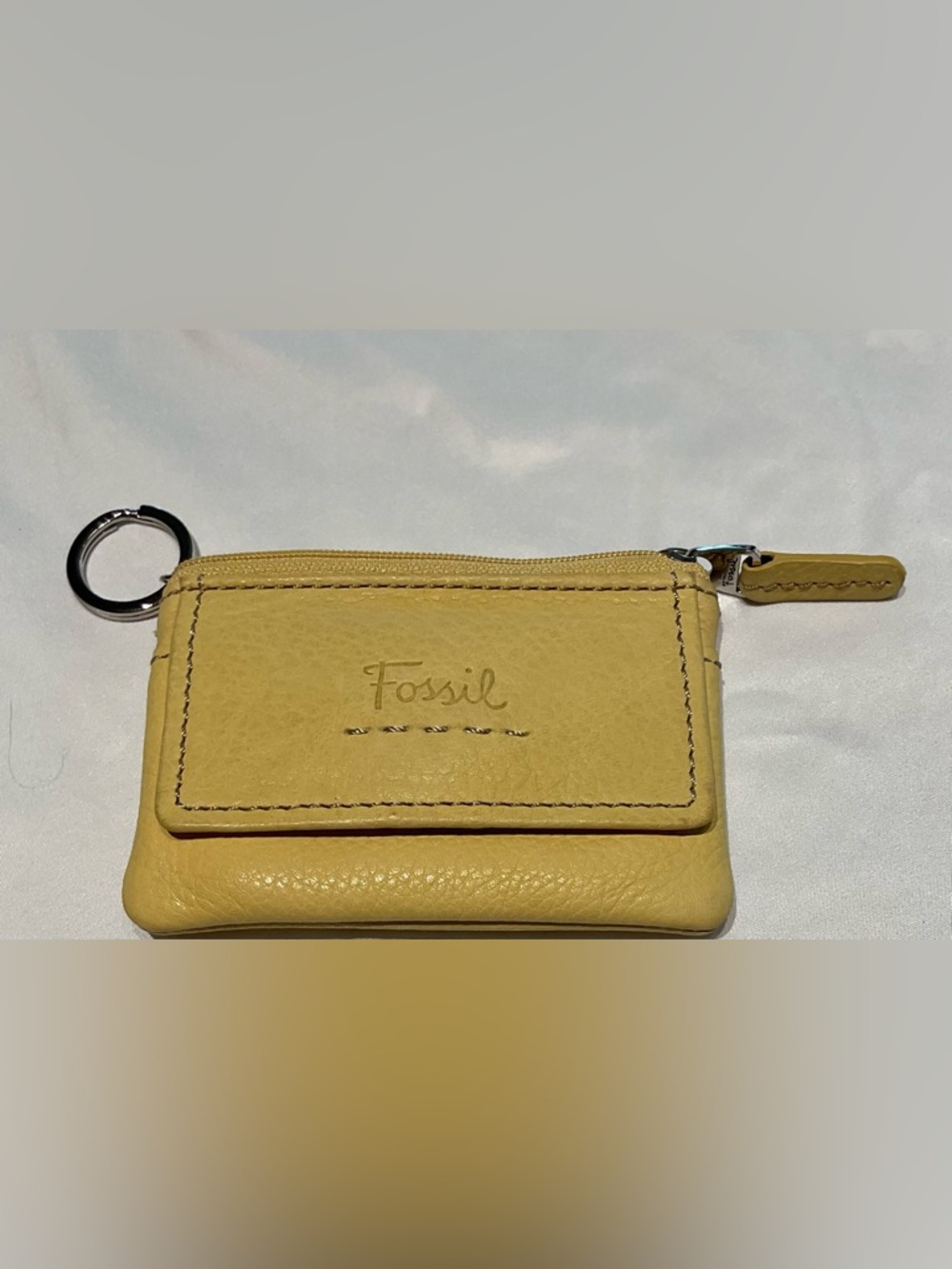 NWOT Fossil Butter Yellow Leather Mini Wallet Keychain Coin Pouch